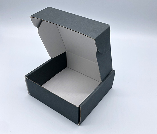 彩箱瓦楞飛機盒 飛(fēi)機盒(hé)紙箱廠家定做 彩箱瓦楞(léng)飛機盒 飛機盒紙箱廠家定做