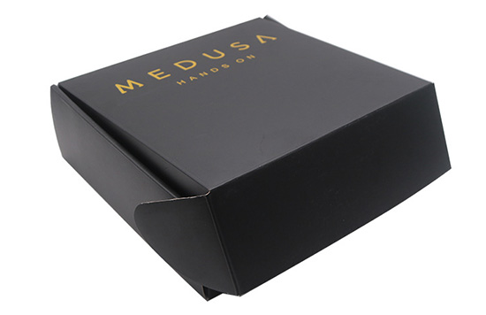 瓦(wǎ)楞(léng)折疊飛機盒 黑色包裝紙盒子定製工(gōng)廠 瓦楞折疊(dié)飛(fēi)機盒 黑色(sè)包裝紙盒子定製工廠