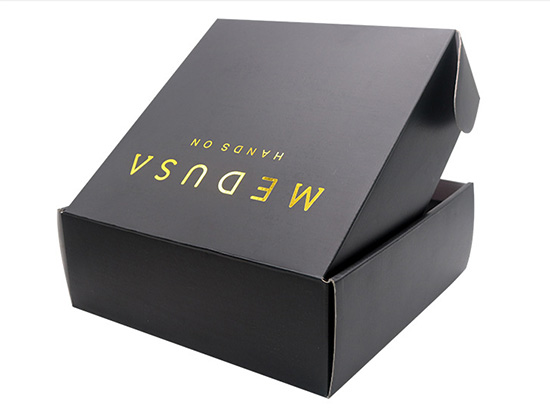 瓦楞折疊飛機盒 黑色包裝紙盒子定製工廠 瓦(wǎ)楞折疊飛機盒 黑色包裝(zhuāng)紙盒子定製工廠